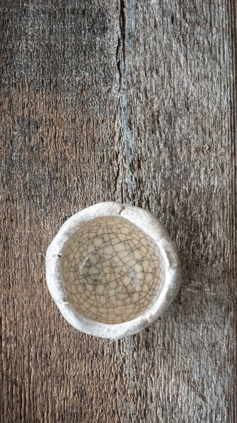 Kleine Schale mit Craquelé-Glasur